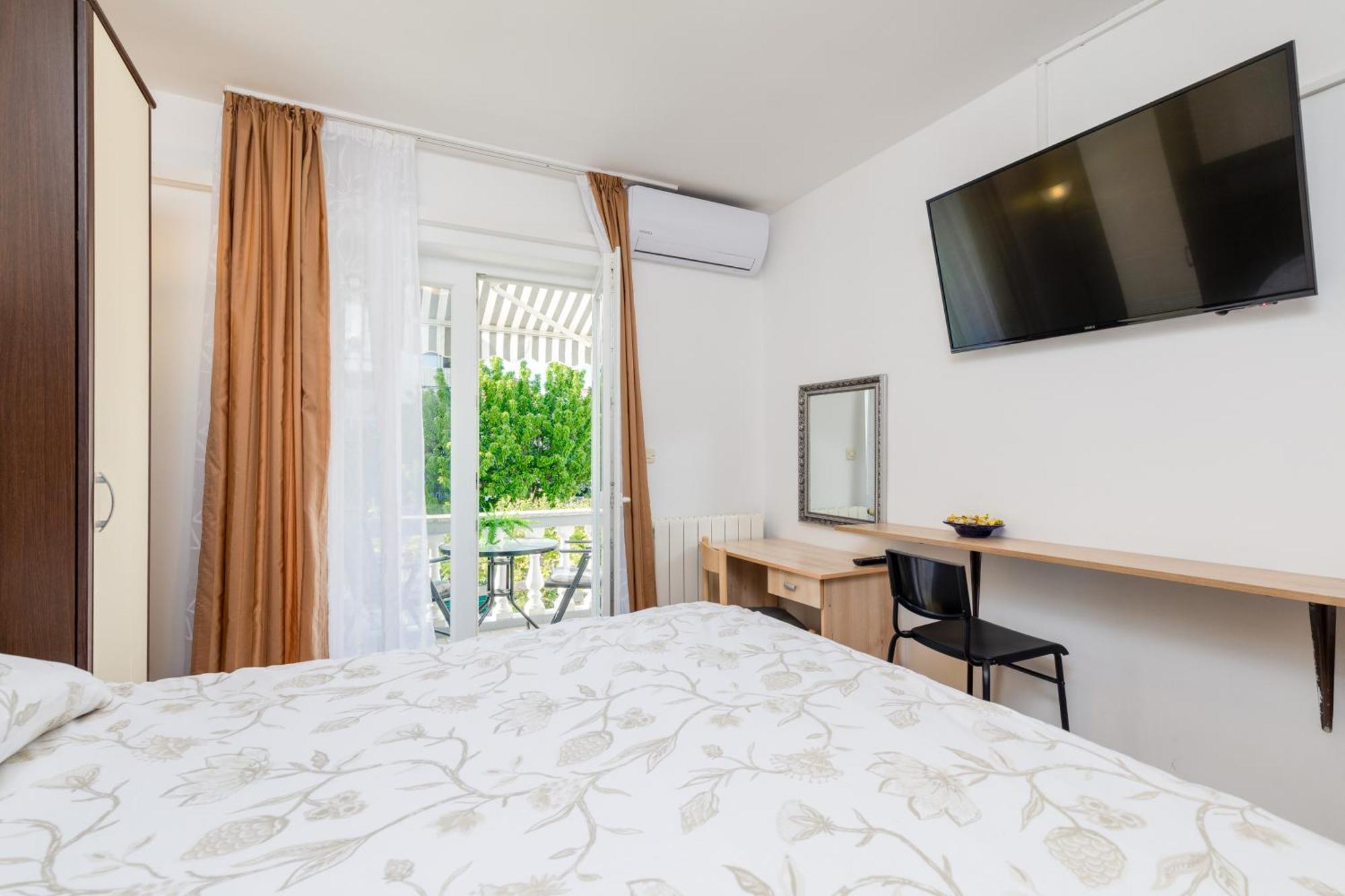 Apartment & Rooms Ivica Крк Экстерьер фото